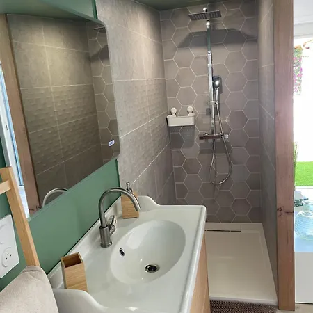 La De Cleron 3* סאן-לורן-דו-ואר